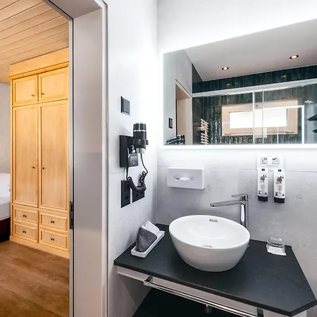 Hotel Kreuz & Post 4*
