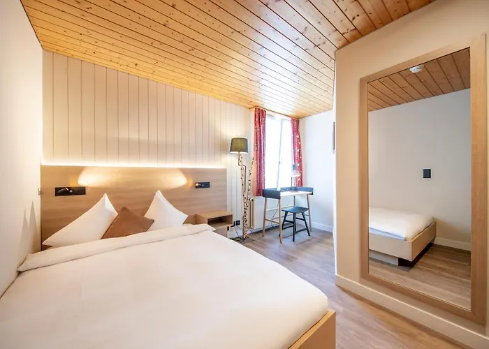 Kreuz & Post 4* גרינדלוולד