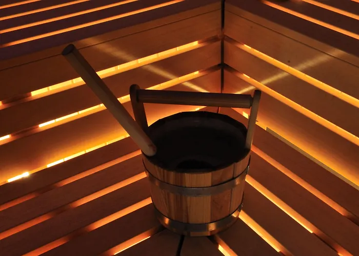 מלון Kreuz & Post 4*