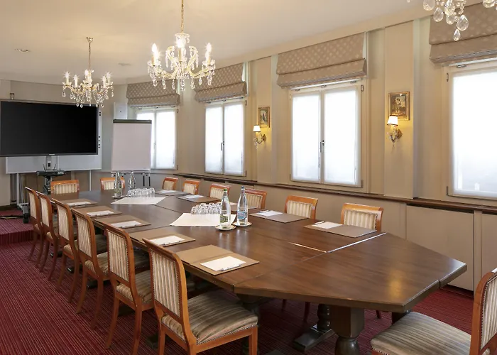 Kreuz & Post מלון 4*