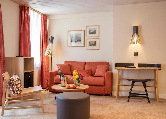 Hotell Kreuz & Post 4*