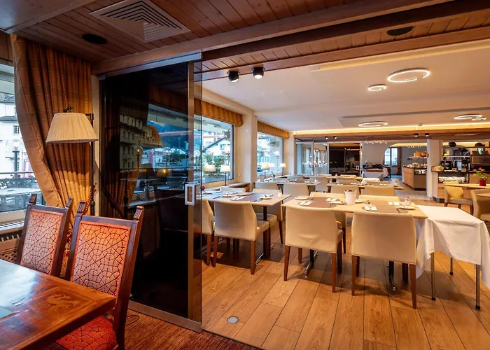 Kreuz & Post Hotell 4*