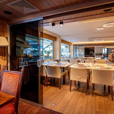 Kreuz & Post Otel 4*