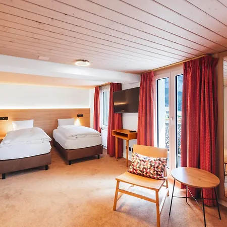 Kreuz & Post Otel 4*