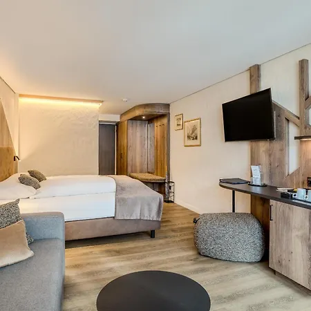 Kreuz & Post Otel 4*